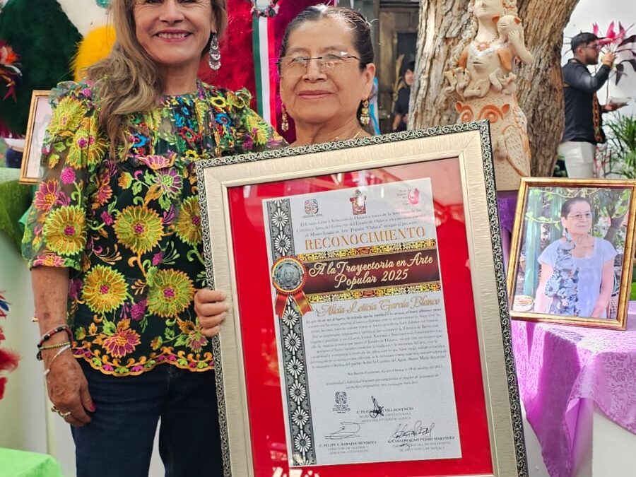 Maestros artesanos reciben medalla al mérito en el MEAPO Oaxaca