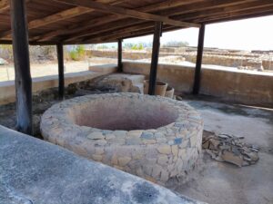 Horno ancestral de alfareria, localizado en la zona arqueologica de atzompa. Iniciador de la tradicion alfarera
